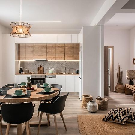 Khroma Luxury Suite 1 Beach Front Apartment Herszonisszosz Kültér fotó