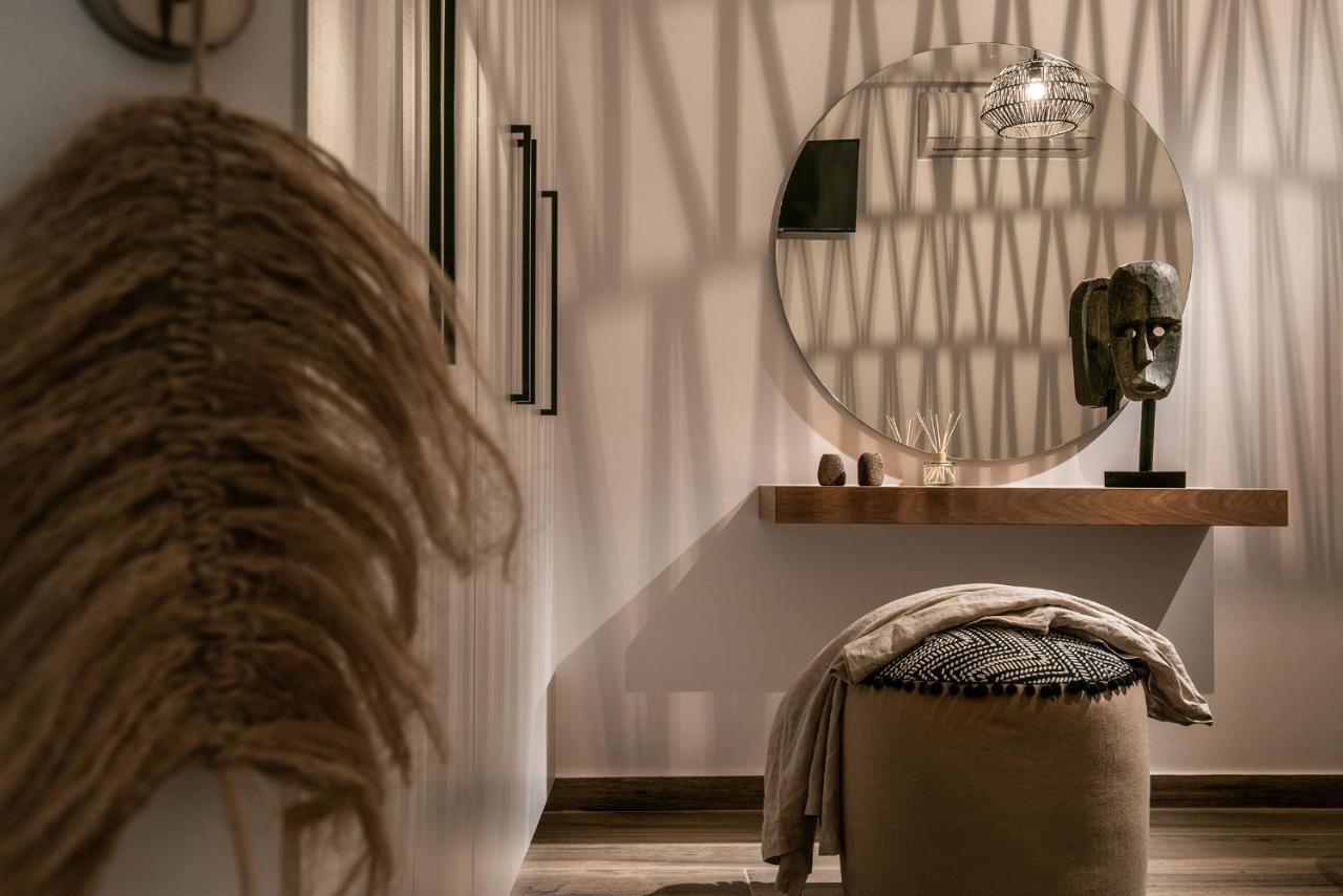 Khroma Luxury Suite 1 Beach Front Apartment Herszonisszosz Kültér fotó