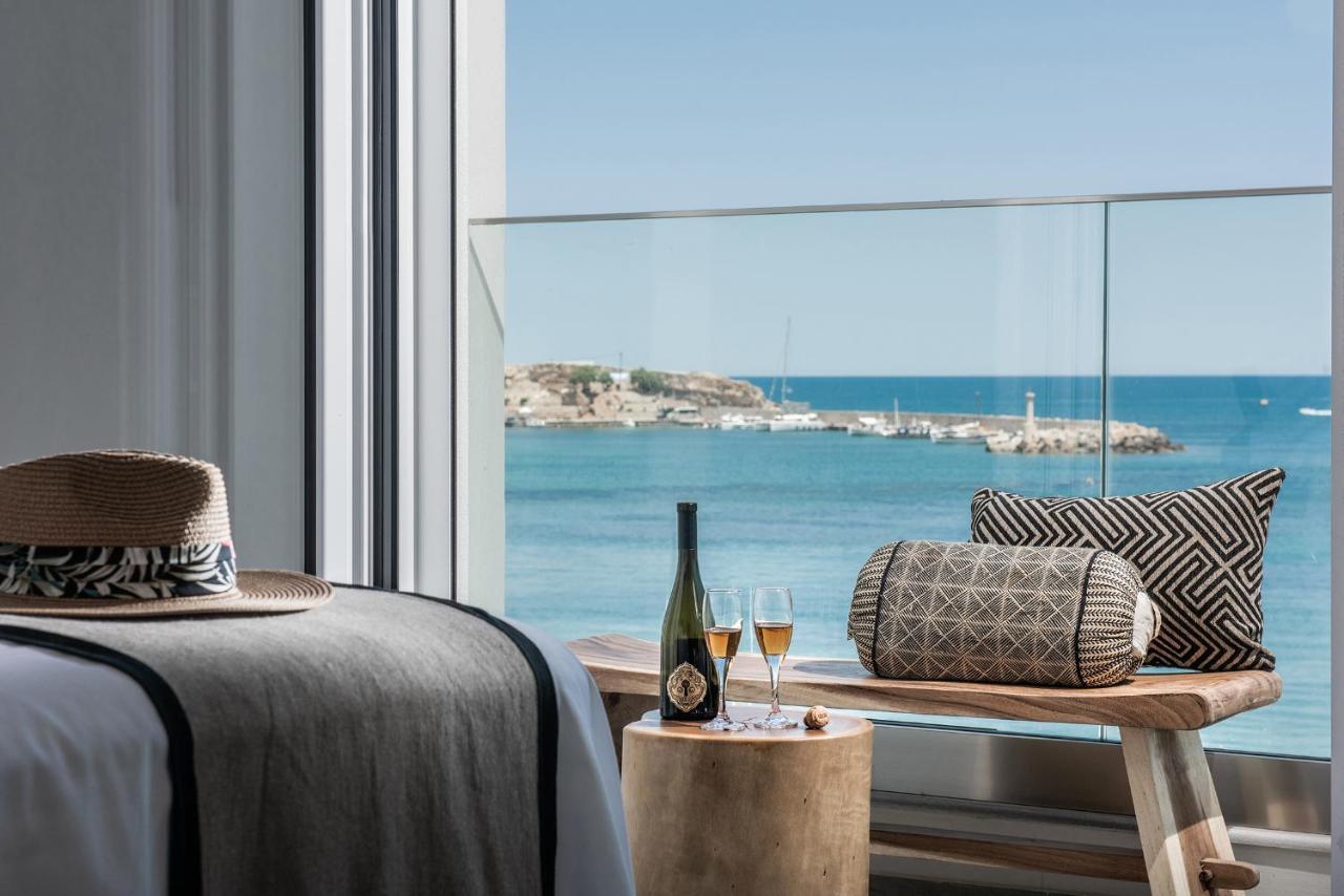 Khroma Luxury Suite 1 Beach Front Apartment Herszonisszosz Kültér fotó