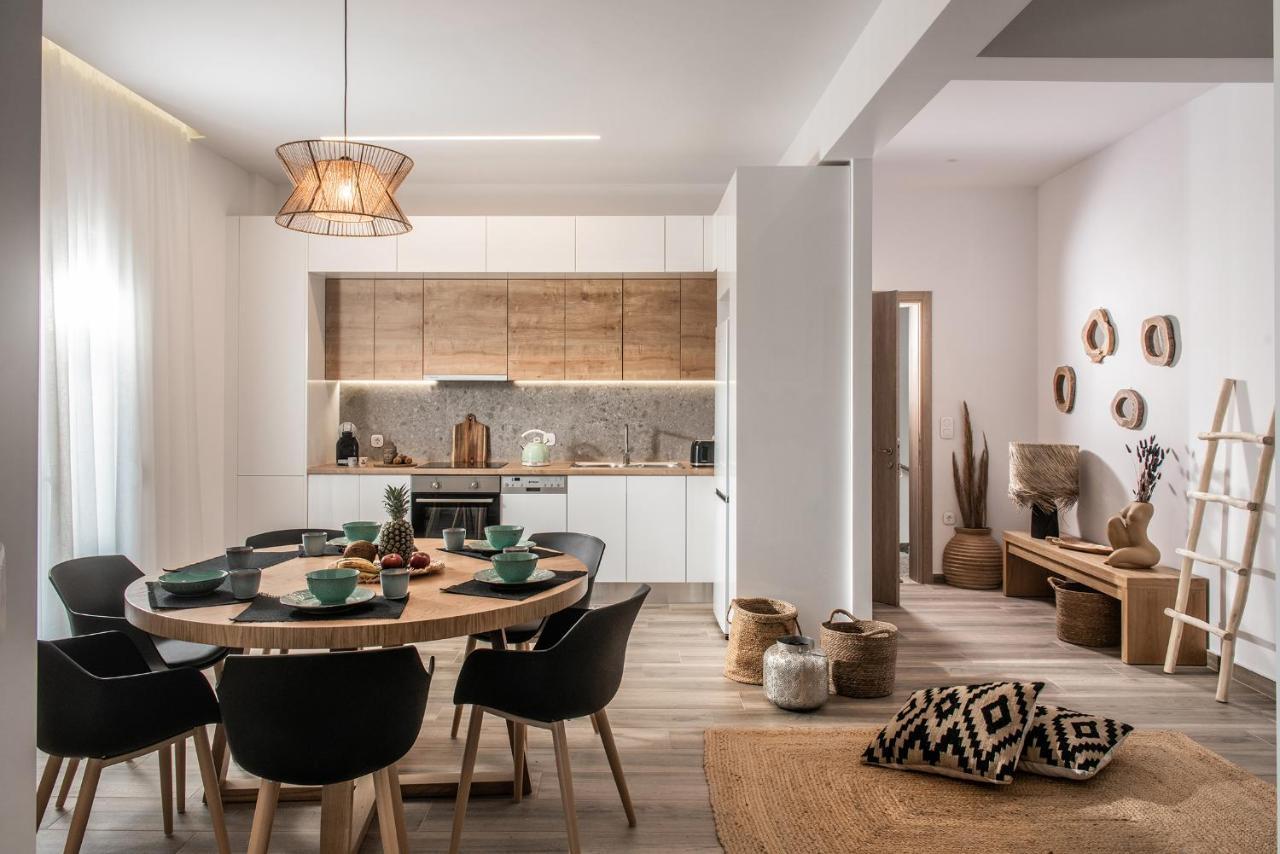 Khroma Luxury Suite 1 Beach Front Apartment Herszonisszosz Kültér fotó