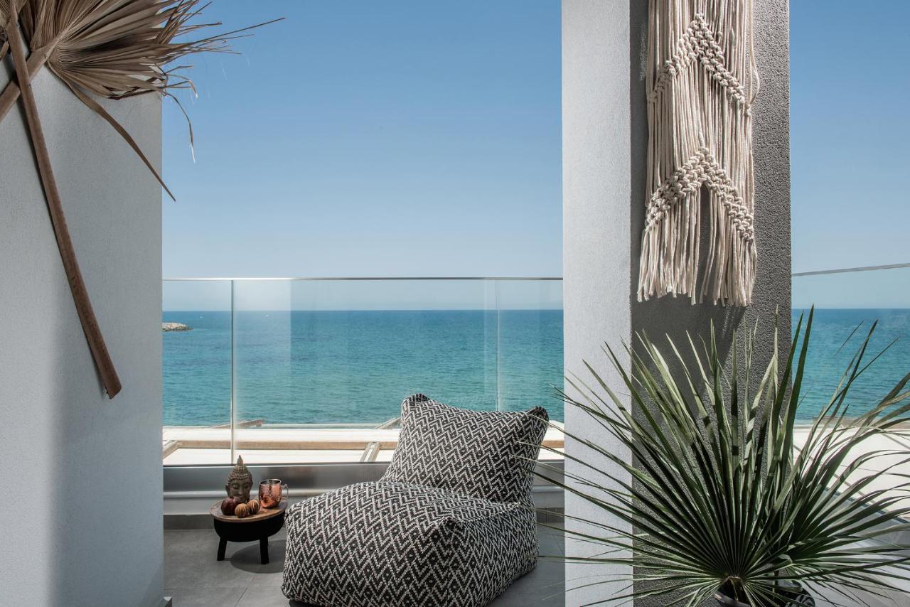 Khroma Luxury Suite 1 Beach Front Apartment Herszonisszosz Kültér fotó