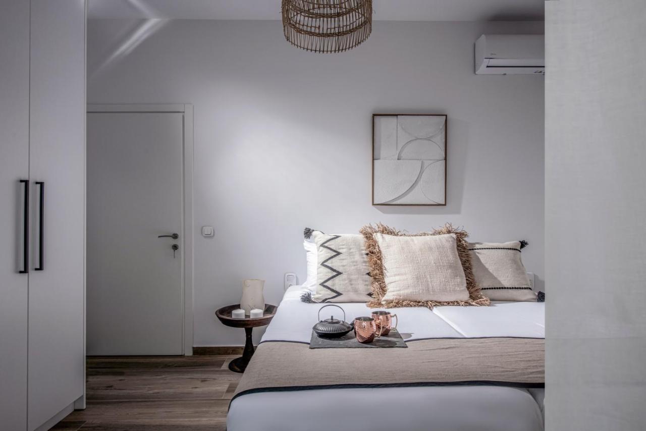 Khroma Luxury Suite 1 Beach Front Apartment Herszonisszosz Kültér fotó