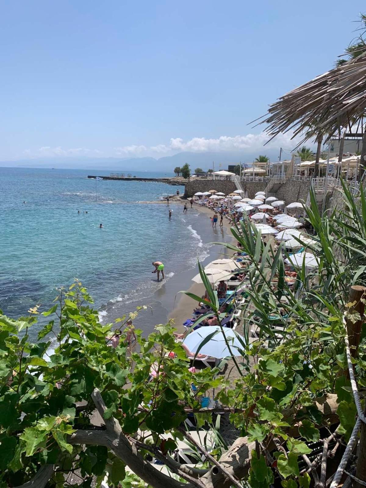 Khroma Luxury Suite 1 Beach Front Apartment Herszonisszosz Kültér fotó