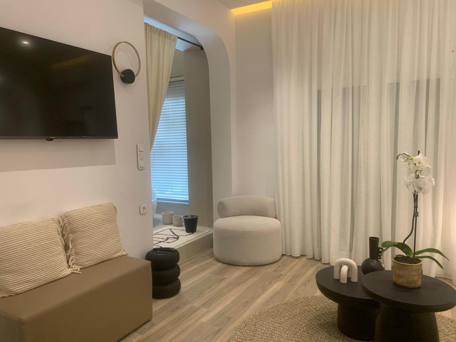 Khroma Luxury Suite 1 Beach Front Apartment Herszonisszosz Kültér fotó